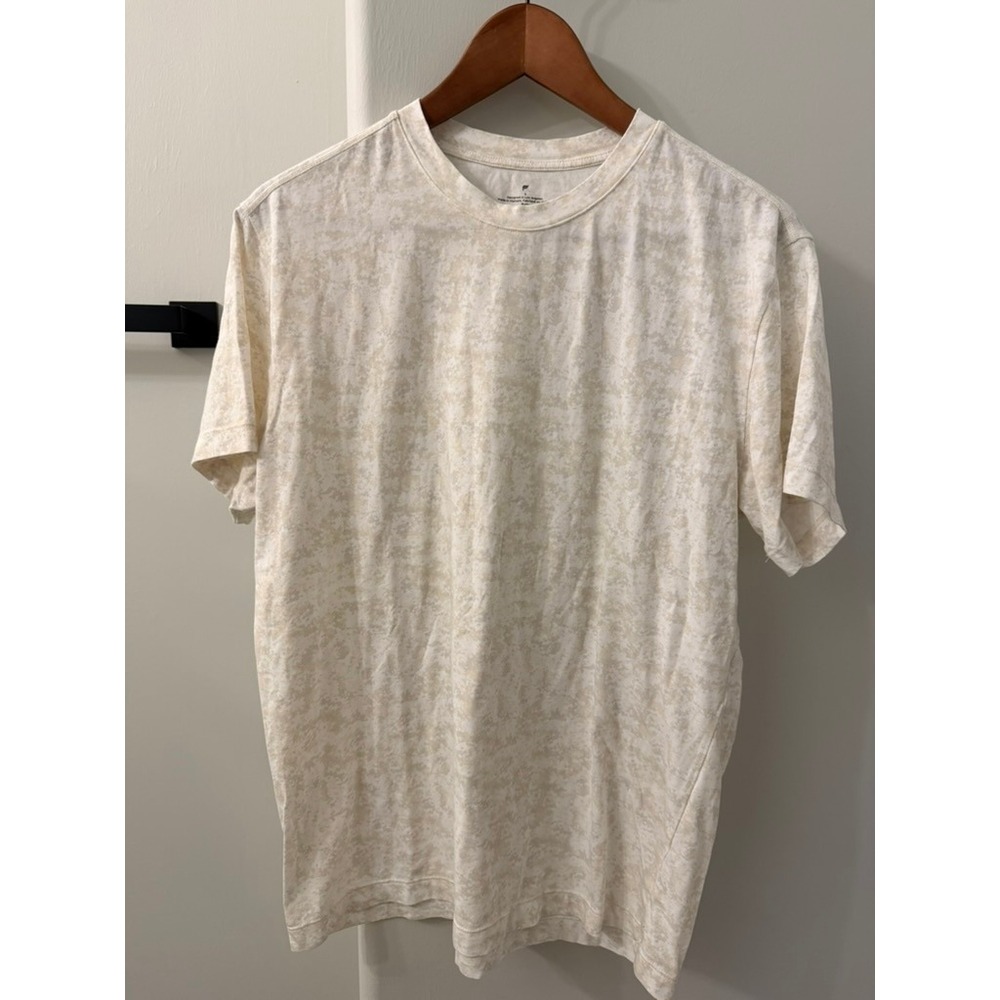 Fabletics‎ Crewneck T-Shirt Mens Small Cream Tan Marble Print Short Sleeve Tee